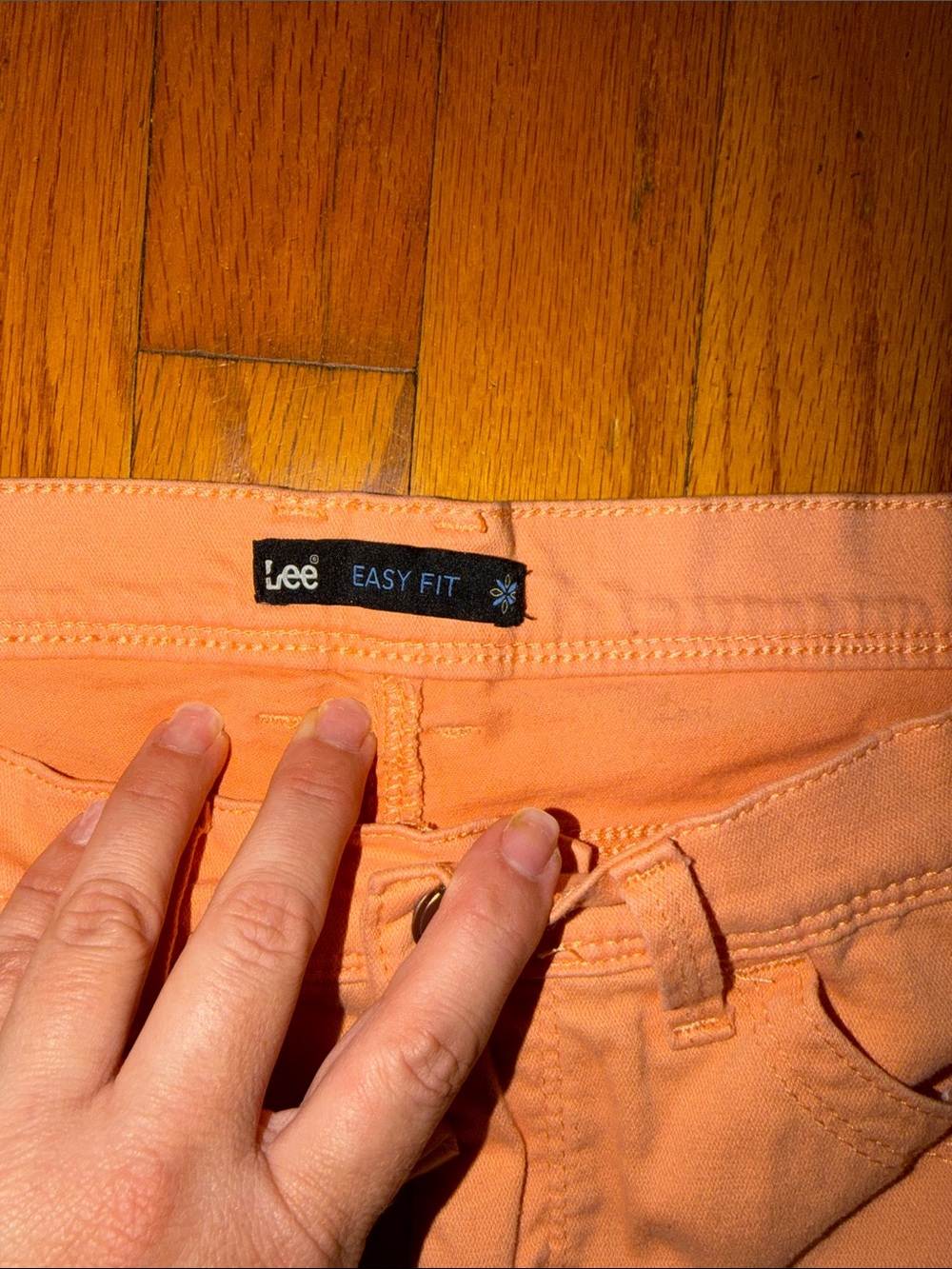 Women's Peachy pink Slim cropped pants size 8 petite LEE Easy Fit - Picture 4 of 6